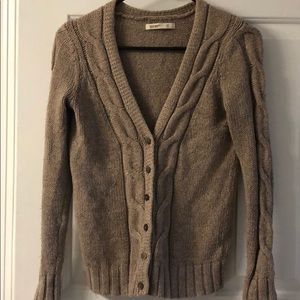 Old Navy beige sweater